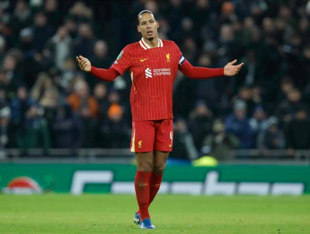 ระวังเป๋! VvD เตือนหงส์อย่าสนกระแสโซเชี่ยล