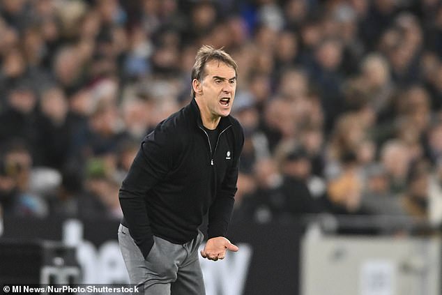 ภาพคุ้นๆ! เผย ‘โลเป’ แจ้งผอ.กีฬาค้อนเลี่ยงเข้าสนามซ้อม