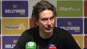 ‘แฟร้งค์’ ยกนิ้วผึ้งสุดกล้าวัดเรือไม่กลัวแพ้