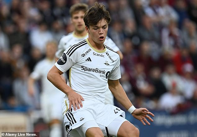 ปืนหวังตัดหน้า ‘เรือ’ คว้าตัวเจ้าหนู ‘นีปัน’