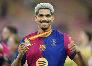 ไม่ย้ายแล้ว?! ฟลิคหยอด ‘อเราโฮ่’ ผู้นำบาร์ซ่า