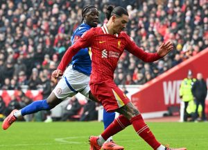 ก็อดอัด ‘หนูน’ ดีไม่พอสำหรับหงส์-ดู ‘น้องแดนส์’ เป็นตัวอย่าง