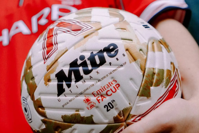 แด่แชมป์เก่า! เอฟเอเผย ‘บอลทอง’ ใช้คู่ ‘ปืน-ผี’