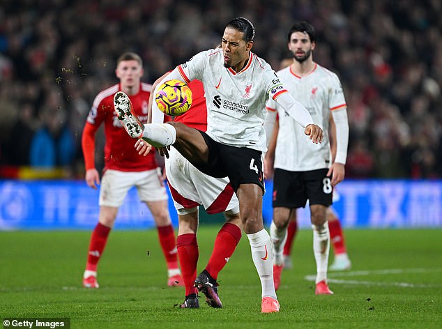 คาร์ร่าเร้าหงส์ต้องซื้อ ‘กองหลัง’ อุดรอยรั่ว