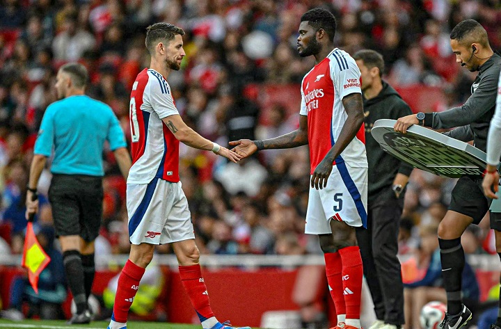 ‘พี่ต้า’ แจงโฟกัสกับซีซั่นก่อนค่อยถกสัญญา ‘จอร์จินโญ่,ปาร์เตย์’