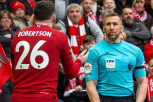 ร็อบโบ้ระวัง! ‘ไลน์แมนขุนศอก’ หวนตัดสินเกมหงส์