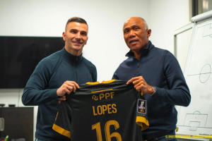 ‘โลเปส’ ตำนานลียงย้ายฟรีเฝ้าเสาน็องต์