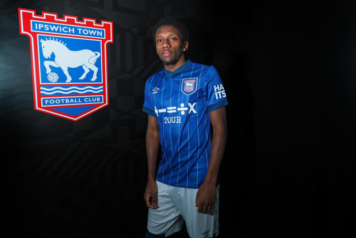 อิปสวิชเฟิร์มสอย ‘ฟิโลจีน’ ปีกวิลล่า 23 ลป.