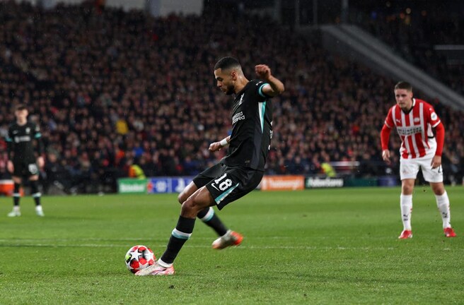 ยังแชมป์กลุ่ม! ‘หงส์’ สำรองนำสองหนเจอแซงพ่ายพีเอสวี 3-2