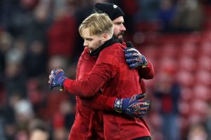 ‘สล็อท’ อุบเงียบส่งใครเฝ้าเสาเจอไก่