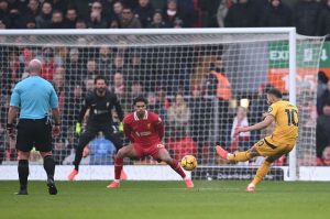 ‘ร็อบโบ้’ ชมวูลฟ์สครึ่งหลังทำเอาเหนื่อย