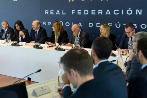 ‘ทีมร่วมลีก’ ร้องลงโทษ ‘ราชัน’ กดดันเปา