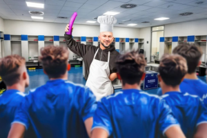 แปลกๆ… เผย ‘โค้ชฮอฟฯ’ ใช้ ‘ดิลโด้’ ปลุกใจทีม