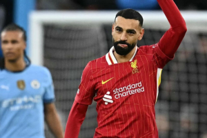 ‘บังโม’ ขึ้นที่ 3 ดาวซัลโวตลอดกาล ‘หงส์’