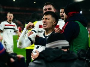 ผ่าตัดลุล่วง ‘ลิซ่า’ พักยาว 6 เดือนถึง 1 ปี