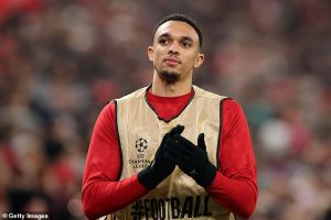 สายยุ?! ‘ราฟา’ เชียร์ TAA สุดเหมาะสวมชุดขาว