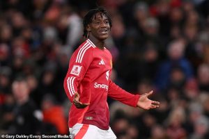 สโคลส์เป็นห่วง ‘เมนู’ โดนจับเล่นหลายบทบาท