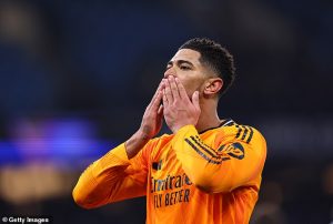 อันเช่อวย ‘จู๊ด’ มีครบสวมปลอกแขนราชัน