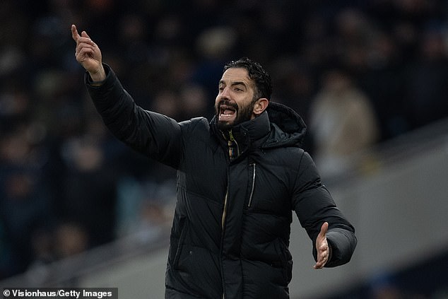 ขอในลีกก่อน…’บอสเจ๋ง’ รับไม่เหมาะคิดถึงถ้วยยูโรป้า