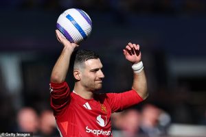 ‘ฮ็อตช็อต’ สับสามแข้งผีน่าสมเพช