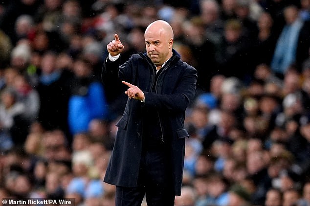 ‘สล็อท’ รับหงส์อยู่ตำแหน่งดีเดินหน้าฟาดแชมป์