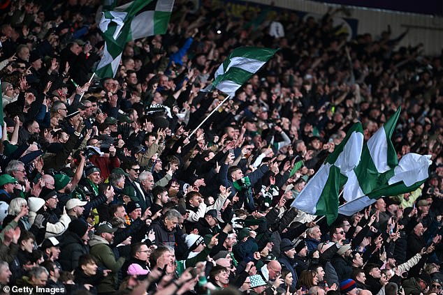 เรือยกเลิก ‘ตั๋วเจ้าบ้าน’ นับร้อยหลังแฟนพลีมัธซื้อต่อ