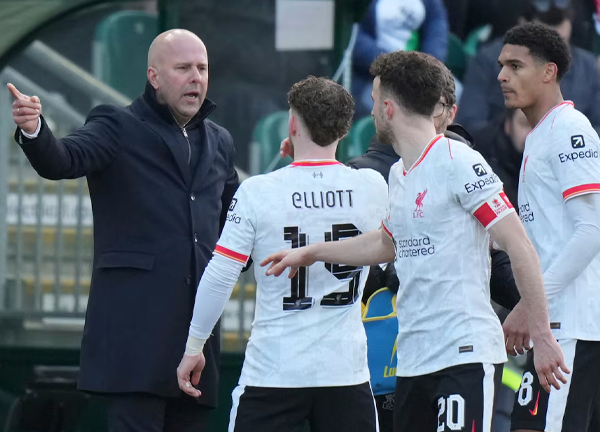 เร่งเมื่อสาย! ‘ก็อด’ วิจารณ์หงส์ขาดความดุดัน