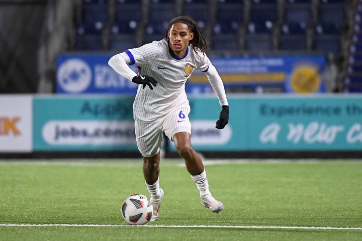 สิงห์ใกล้เติมดาวรุ่งตกลงสอย ‘อามูกู’ จากแซงต์ เอเตียนน์