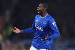 หงส์,ท๊อฟฟี่ร่วมประณามแฟนบอลเหยียดผิว ‘ดูคูเร่’