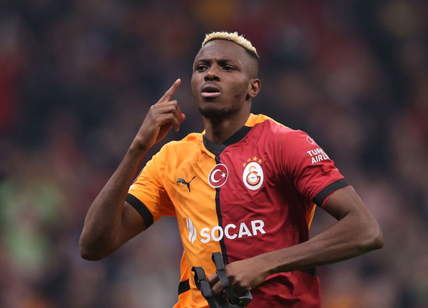 มาช่วยที! ผียื่นข้อเสนอกล่อม ‘โอซิมเฮน’ ย้ายซัมเมอร์นี้