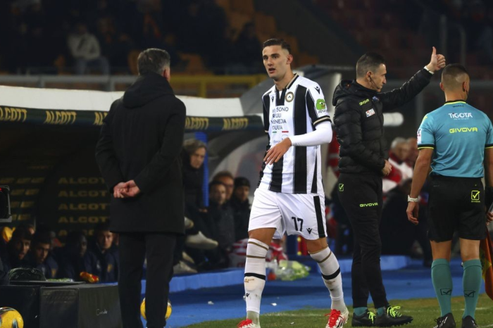 ‘ลุคค่า’ หอกอูดิ แย่งยิงจุดโทษโดนโค้ชเปลี่ยน