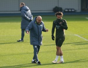 เรือได้สองแนวรับบุกราชัน, ม้าลายหนีบ ‘คัมเบียโซ่’ เยือนพีเอสวี…ปรีวิว UCL