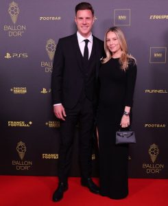 ‘สเตเก้น’ โวยสื่อโกหกปล่อยข่าวเมียคบชู้