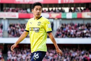 นาโปลีรอรับเซ้ง ‘ซูกาวาระ’ แบ็คนักบุญ