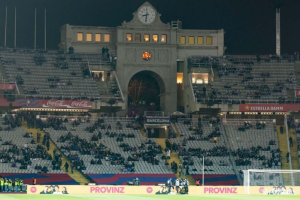 ‘บาร์ซ่า-โอซาซูน่า’ เลื่อนแข่งเหตุแพทย์เสียชีวิต