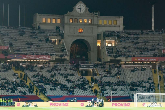 ‘บาร์ซ่า-โอซาซูน่า’ เลื่อนแข่งเหตุแพทย์เสียชีวิต