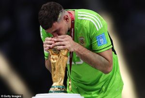 ‘มาร์ติเนซ’ ขอรีไทร์ฟ้า-ขาว หากฟาดแชมป์โลก 2 ปีติด