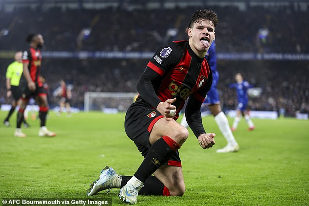 จัดมา! โรมาโน่เผย ‘สล็อท’ ไฟเขียวหงส์ล่า ‘เคอร์เคซ’