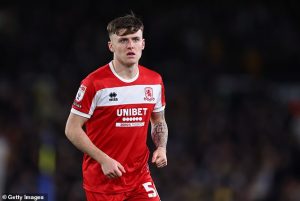 ‘โด๊ก’ กลับหงส์รักษาตัวหลังผ่าต้นขา