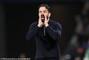 ‘อโมริม’ ชี้แข้งผีล้าทำหนืดท้ายเกม