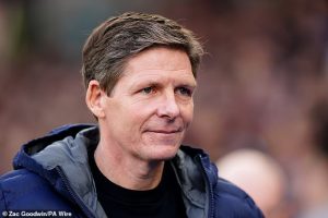 พาเลซเปิดฉากถกสัญญาใหม่ ‘กลาสเนอร์’