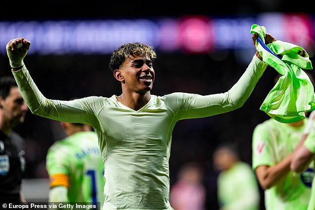 ‘ยามาล’ สุดแฮปปี้ทุบตราหมีผงาดจ่าฝูง