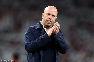 ฮูเปียเชื่อ ‘สล็อท’ พาหงส์บินสูงแต่ลูกทีมต้องช่วย