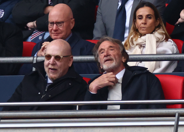 เคนย่อนจัดหนัก ‘เซอร์ จิม, เกลเซอร์’ ทำผีล่มจม