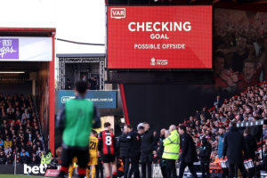 ระบบใหม่ล่ม… ‘เปาผู้ดี’ ทำสถิติเช็ค VAR นานสุด