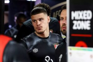 ข่าวดีหงส์? บอร์นมัธเร่งเครื่องล่าแบ็คซ้ายทดแทน ‘เคอร์เคซ’