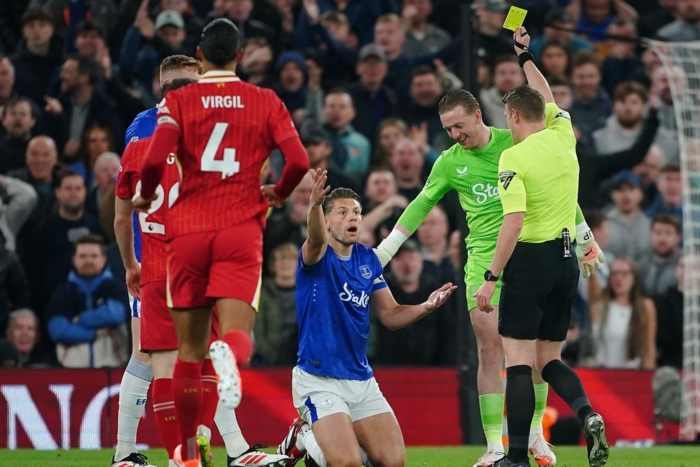 ‘ทาร์คอฟสกี้’ สร้างสถิติเหลือง 64 ใบ ‘ไม่มีแดง’