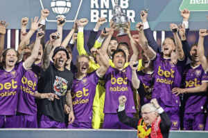 ‘โก อเฮด’ ปราบอาแซดคว้า ‘ดัทช์ คัพ’ สมัยแรก