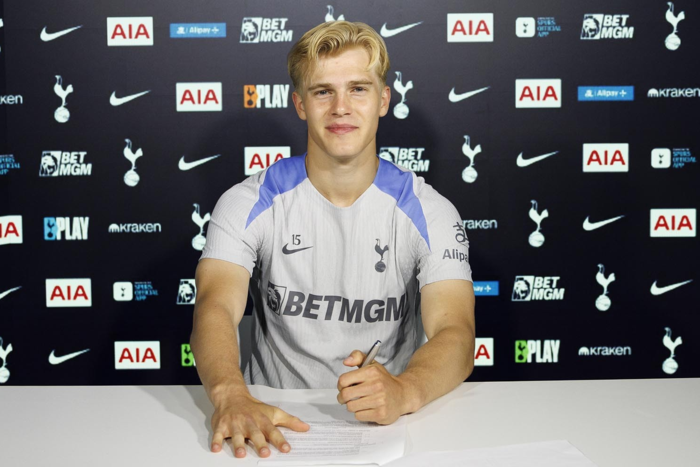 ไก่เฟิร์มต่อสัญญา ‘เบิร์กวัลล์’ ถึง 2031