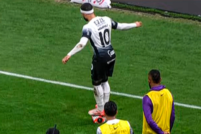 เดปายเซ็ง! ‘ลีกบราซิล’ ออกกฎ ‘ห้ามยืนบนบอล’